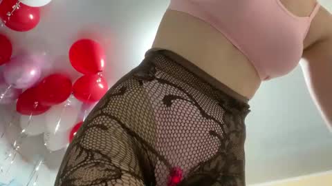 Snapshot of smiling_riddle chatting on 02/16/25, 02:00 smiling_riddle online show from 02/16/25, 02:00