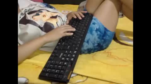 Snapshot of smilingbutt chatting on 10/08/25, 02:47 smilingbutt online show from 10/08/25, 02:47