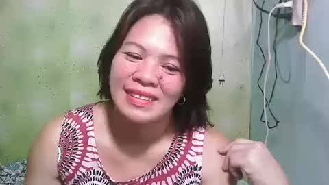 Snapshot of smilinglady27 chatting on 12/17/24, 12:23 smilinglady27 online show from 12/17/24, 12:23