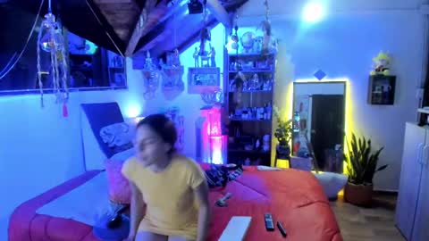 Snapshot of smilingsalor chatting on 11/18/25, 01:22 SmilingSalor online show from 11/18/25, 01:22