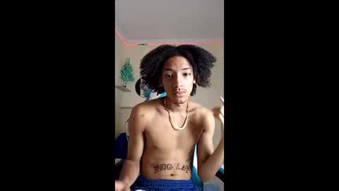 Snapshot of smith_66jr chatting on 12/18/25, 09:32 smitt jr online show from 12/18/25, 09:32