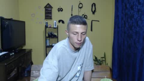 smith_lechosoxxx online show from 09/19/25, 06:04