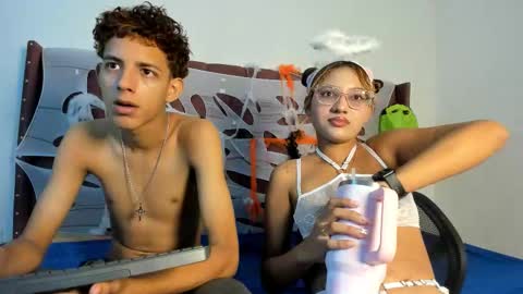 JONH SMITH AND ALIX SMITH online show from 10/18/25, 01:23