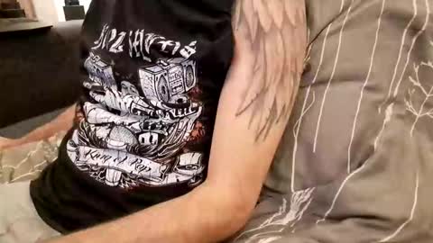 Snapshot of smokeandwatching chatting on 09/29/25, 04:06 Smokeandwatching online show from 09/29/25, 04:06