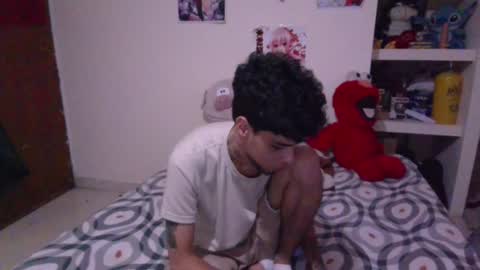 Snapshot of smoker00teddybear chatting on 01/25/25, 04:34 teddy online show from 01/25/25, 04:34