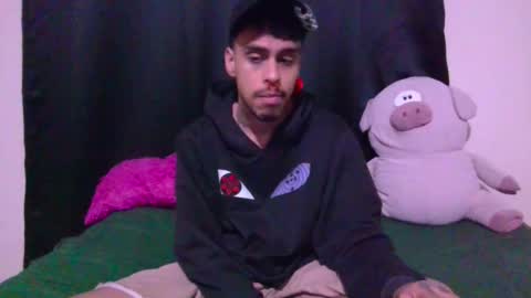 Snapshot of smoker00teddybear chatting on 11/22/25, 09:08 teddy online show from 11/22/25, 09:08