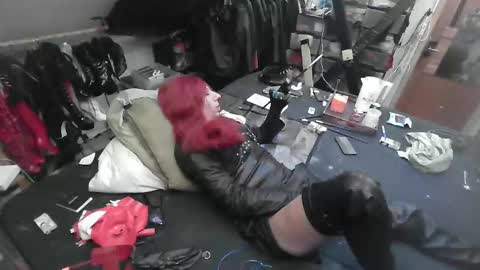 smokeslut365 online show from 09/26/25, 11:09