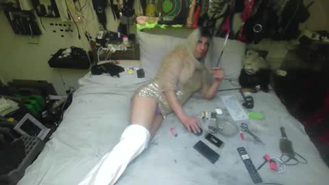 smokeslut365 online show from 11/13/25, 06:29