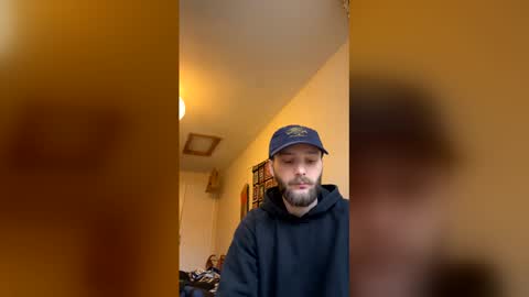 Snapshot of smokeupherbal chatting on 02/01/26, 12:15 smokeupherbal online show from 02/01/26, 12:15