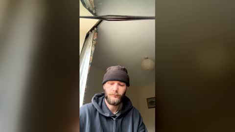 Snapshot of smokeupherbal chatting on 02/16/26, 01:40 smokeupherbal online show from 02/16/26, 01:40