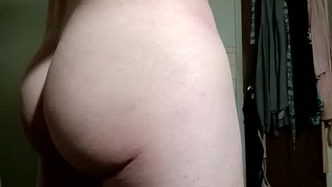 Snapshot of smokewagon22 chatting on 10/30/25, 09:00 smokewagon22 online show from 10/30/25, 09:00