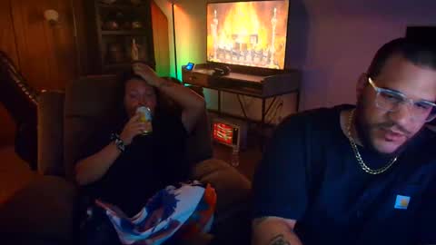 Snapshot of smokewithus2519 chatting on 10/21/25, 02:01 Come Smoke With Us online show from 10/21/25, 02:01