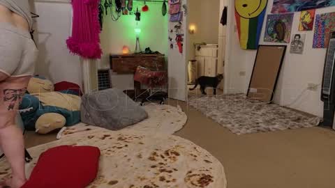 Big Dawg online show from 12/04/25, 03:05