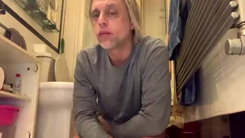 Snapshot of smokingtime chatting on 12/21/25, 12:07 Smokingtime online show from 12/21/25, 12:07