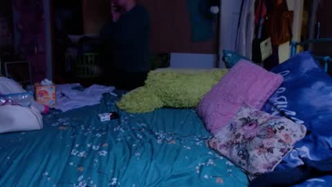 DIAN dee-ann online show from 12/02/24, 04:20