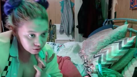 DIAN dee-ann online show from 03/04/25, 07:19