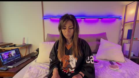 Carolina online show from 04/10/26, 01:49