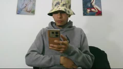 Snapshot of smookskinny chatting on 11/16/25, 09:20 Daniel laverde online show from 11/16/25, 09:20