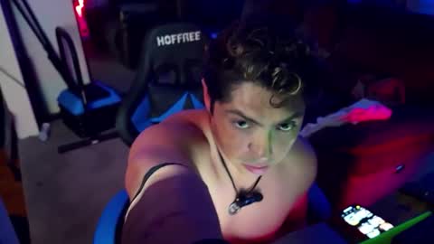 Snapshot of smoothjocknubie chatting on 10/25/25, 08:11 Myke Jackin online show from 10/25/25, 08:11