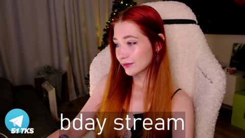 Snapshot of smthwrong chatting on 12/27/24, 12:07 smthwrong online show from 12/27/24, 12:07