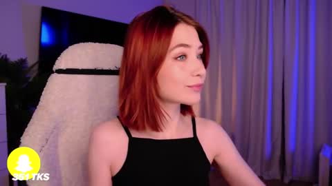 Snapshot of smthwrong chatting on 10/27/25, 12:36 smthwrong online show from 10/27/25, 12:36