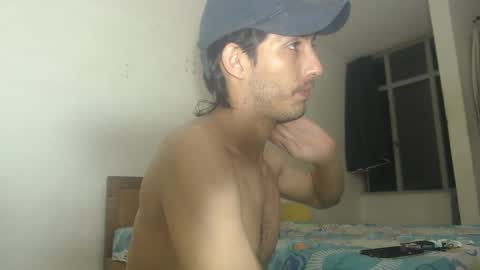 Snapshot of snackontime19 chatting on 09/17/25, 03:52 snackontime19 online show from 09/17/25, 03:52