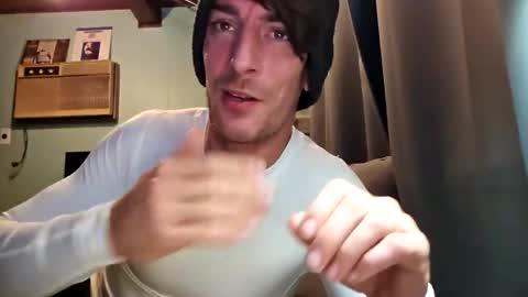 Snapshot of snackyyyy chatting on 02/18/26, 01:34 Snackyyyy online show from 02/18/26, 01:34