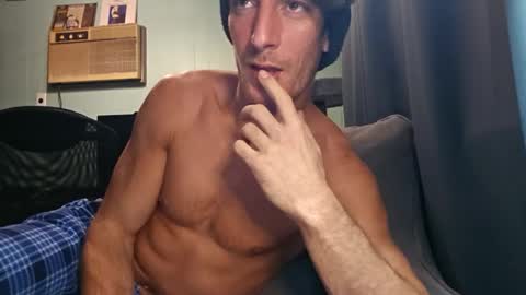 Snapshot of snackyyyy chatting on 03/01/26, 03:19 Snackyyyy online show from 03/01/26, 03:19