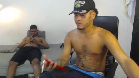 Snapshot of snak_master1 chatting on 09/25/25, 07:17 snak_master1 online show from 09/25/25, 07:17