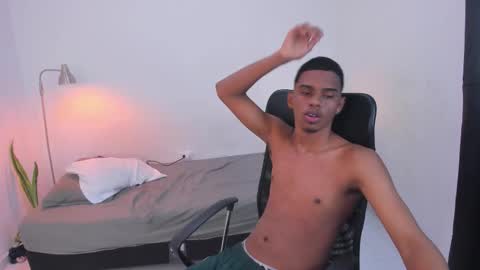 Snapshot of snak_master1 chatting on 10/08/25, 06:05 snak_master1 online show from 10/08/25, 06:05