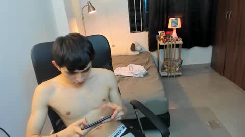 Snapshot of snak_master1 chatting on 11/06/25, 05:19 snak_master1 online show from 11/06/25, 05:19