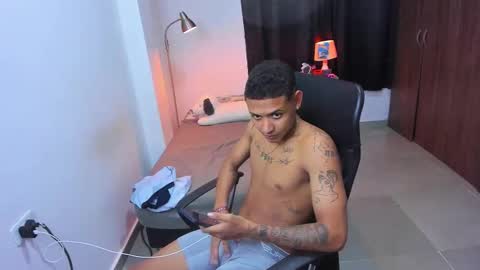 Snapshot of snak_master1 chatting on 11/12/25, 05:57 snak_master1 online show from 11/12/25, 05:57