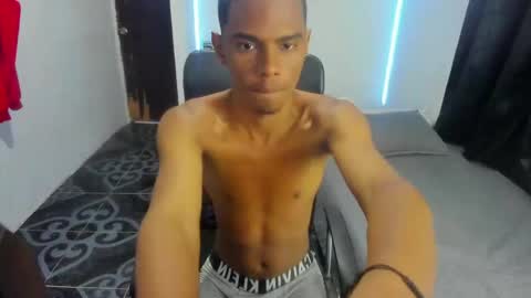 Snapshot of snak_master1 chatting on 05/12/26, 11:51 snak_master1 online show from 05/12/26, 11:51