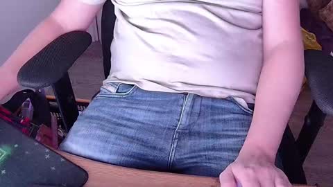 Sneakybill online show from 11/24/25, 09:25