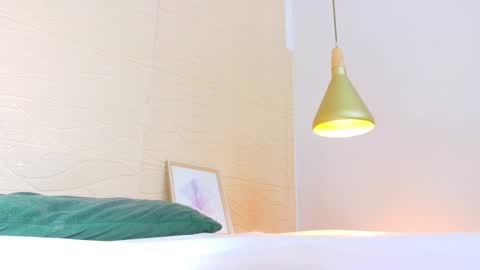 Snapshot of sneakyy_fantasy chatting on 02/19/25, 10:23 Hellen  online show from 02/19/25, 10:23