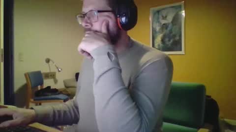 Snapshot of snebolden chatting on 01/15/25, 06:29 snebolden online show from 01/15/25, 06:29