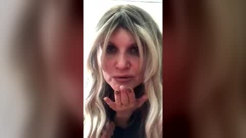 Snapshot of snejnaya chatting on 06/16/26, 04:09 Snejnaya online show from 06/16/26, 04:09