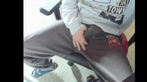 Snapshot of snip1977 chatting on 03/07/25, 08:23 snip1977 online show from 03/07/25, 08:23