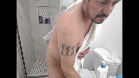 Snapshot of snizniz chatting on 12/16/24, 11:07 snizniz online show from 12/16/24, 11:07