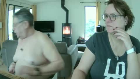 Snoeske and Woodwurm online show from 01/17/25, 02:39