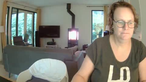 Snoeske and Woodwurm online show from 02/11/25, 04:02