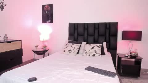 Snapshot of snooky_clintonn chatting on 02/21/25, 08:18 Snooky clintonn online show from 02/21/25, 08:18