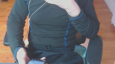 Snapshot of snooze85 chatting on 01/09/25, 01:56 Cbt-Slave online show from 01/09/25, 01:56