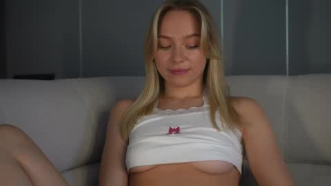 Candice Snow online show from 02/11/25, 10:26