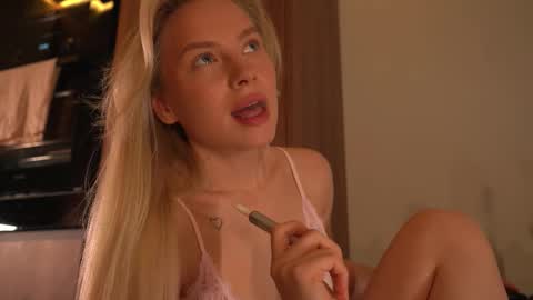 Candice Snow online show from 03/26/26, 04:56