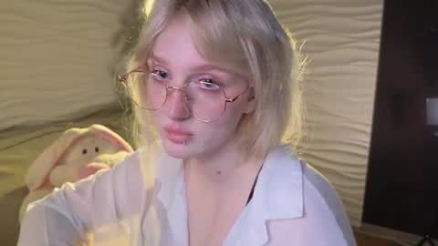 Ellie online show from 08/07/26, 05:42