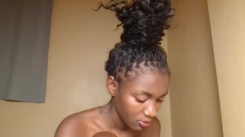 Snowie eyes online show from 03/02/26, 10:38