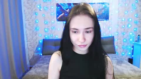 SnowWhate 00 online show from 04/19/26, 05:01