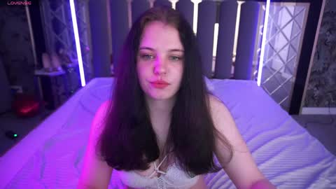 snowwhite_bella online show from 04/18/26, 07:58