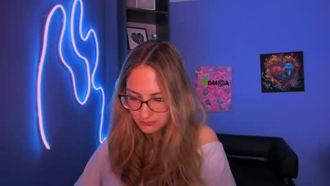 Snapshot of so_hot_rosalie chatting on 04/08/26, 07:36 so_hot_rosalie online show from 04/08/26, 07:36